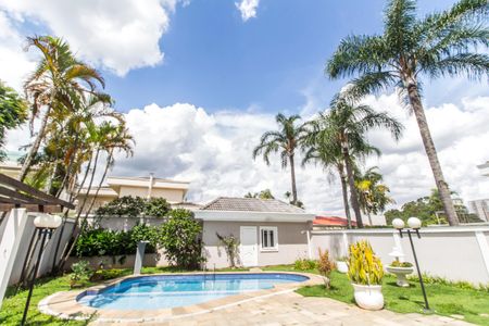 Casa de condomínio à venda com 600m², 4 quartos e 2 vagasQuintal