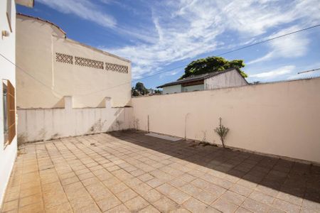 Casa para alugar com 250m², 3 quartos e 3 vagasQuintal