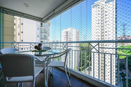 Apartamento à venda com 87m², 3 quartos e 2 vagasVaranda