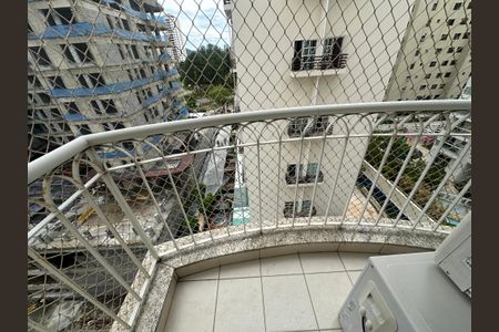 Apartamento para alugar com 84m², 2 quartos e 2 vagasVaranda