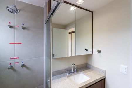 Apartamento à venda com 85m², 2 quartos e 1 vaga Apartamento à venda com 85m², 2 quartos e 1 vagaBanheiro da Suíte 1