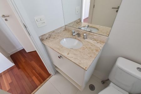 Apartamento à venda com 70m², 2 quartos e 2 vagasBanheiro da suíte