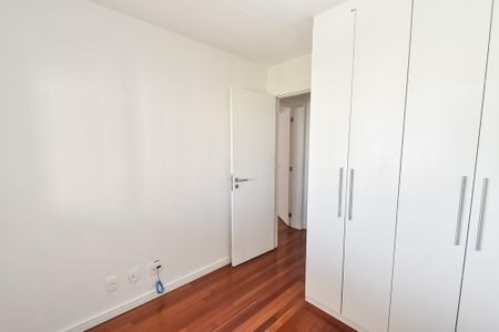 Apartamento à venda com 70m², 2 quartos e 2 vagasQuarto 