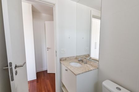 Apartamento à venda com 70m², 2 quartos e 2 vagasBanheiro da suíte