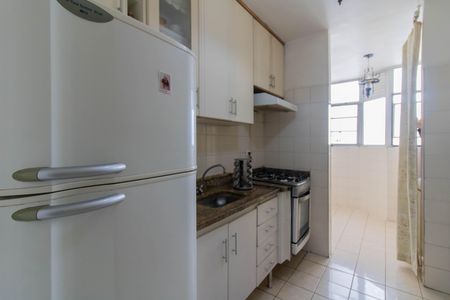 Apartamento à venda com 104m², 3 quartos e 2 vagas Apartamento à venda com 104m², 3 quartos e 2 vagasCozinha