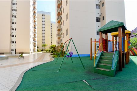 Apartamento para alugar com 50m², 2 quartos e 2 vagasÁrea comum - Playground