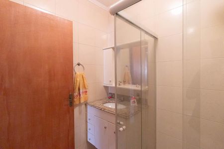 Casa à venda com 185m², 3 quartos e 3 vagas Casa à venda com 185m², 3 quartos e 3 vagasBanheiro Social