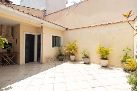 Casa à venda com 185m², 3 quartos e 3 vagas Casa à venda com 185m², 3 quartos e 3 vagasQuintal