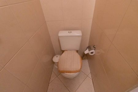 Casa à venda com 185m², 3 quartos e 3 vagas Casa à venda com 185m², 3 quartos e 3 vagasBanheiro Social