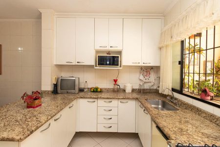 Casa à venda com 185m², 3 quartos e 3 vagas Casa à venda com 185m², 3 quartos e 3 vagasCozinha