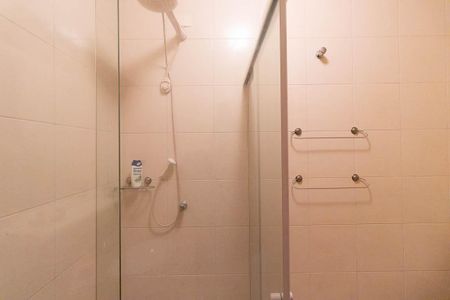 Casa à venda com 185m², 3 quartos e 3 vagas Casa à venda com 185m², 3 quartos e 3 vagasBanheiro Social