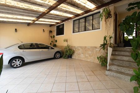 Casa à venda com 185m², 3 quartos e 3 vagas Casa à venda com 185m², 3 quartos e 3 vagasGaragem