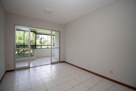 Sala de apartamento para alugar com 3 quartos, 94m² em Sqn 205, Brasília