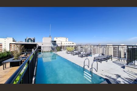 Studio à venda com 34m², 1 quarto e sem vaga Studio à venda com 34m², 1 quarto e sem vagaÁrea Comum - Piscina