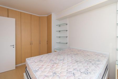Quarto 2 de apartamento à venda com 2 quartos, 67m² em Santana, Porto Alegre