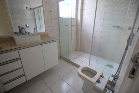 Casa de condomínio à venda com 600m², 6 quartos e 4 vagasQuarto 2 - Suíte