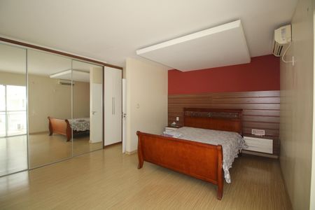 Casa de condomínio à venda com 600m², 6 quartos e 4 vagasQuarto 5