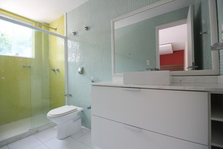 Casa de condomínio à venda com 600m², 6 quartos e 4 vagasQuarto 5 - Suíte