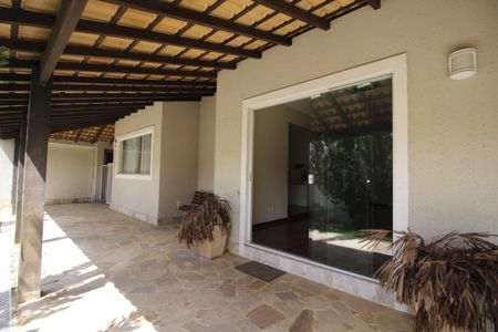 Casa de condomínio à venda com 600m², 6 quartos e 4 vagasVaranda