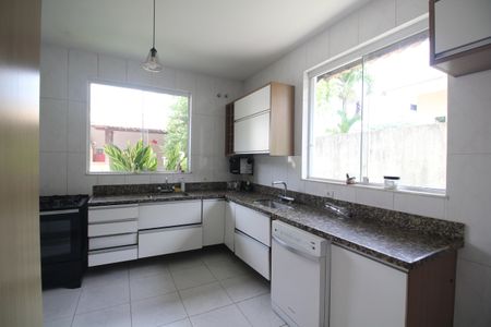 Casa de condomínio à venda com 600m², 6 quartos e 4 vagasCozinha