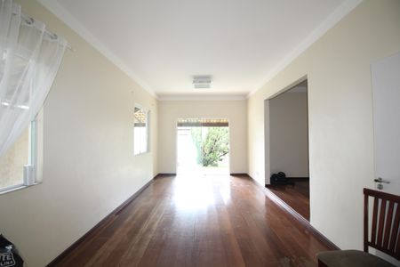 Casa de condomínio à venda com 600m², 6 quartos e 4 vagasSala