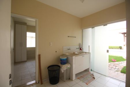 Casa de condomínio à venda com 600m², 6 quartos e 4 vagasÁrea de Serviço