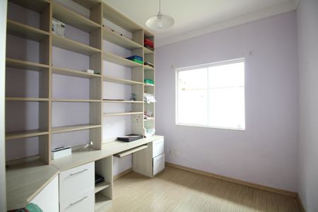 Casa de condomínio à venda com 600m², 6 quartos e 4 vagasQuarto 1