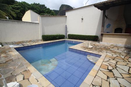 Casa de condomínio à venda com 600m², 6 quartos e 4 vagasPiscina