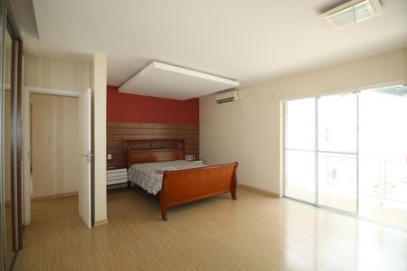 Casa de condomínio à venda com 600m², 6 quartos e 4 vagasQuarto 5
