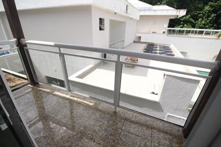 Casa de condomínio à venda com 600m², 6 quartos e 4 vagasQuarto 5 - Varanda