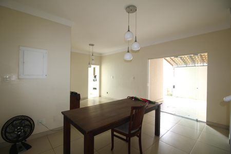 Casa de condomínio à venda com 600m², 6 quartos e 4 vagasSala