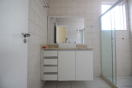 Casa de condomínio à venda com 600m², 6 quartos e 4 vagasQuarto 2 - Suíte