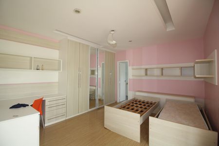 Casa de condomínio à venda com 600m², 6 quartos e 4 vagasQuarto 4