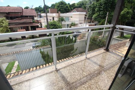 Casa de condomínio à venda com 600m², 6 quartos e 4 vagasQuarto 3 - Varanda
