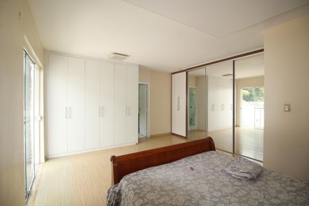 Casa de condomínio à venda com 600m², 6 quartos e 4 vagasQuarto 5