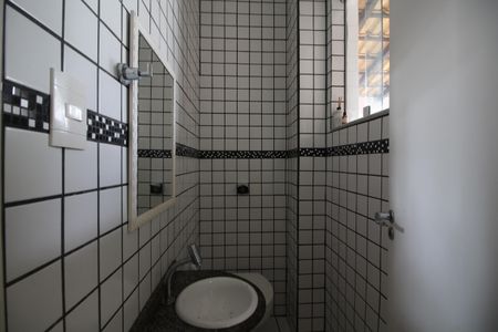 Casa de condomínio à venda com 600m², 6 quartos e 4 vagasLavabo