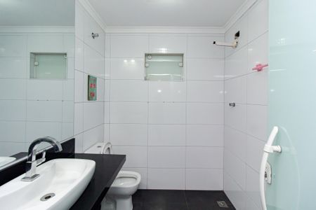 Casa à venda com 250m², 3 quartos e 2 vagasBanheiro 