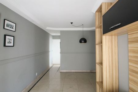 Sala de apartamento para alugar com 3 quartos, 55m² em Vila Ivone, São Paulo