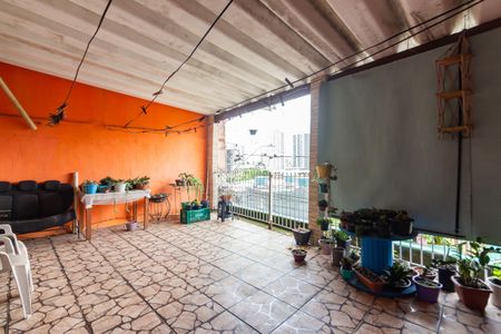 Casa à venda com 196m², 3 quartos e 2 vagas Casa à venda com 196m², 3 quartos e 2 vagasSacada