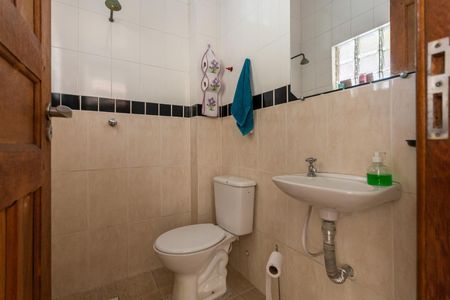 Casa à venda com 251m², 3 quartos e 4 vagasBanheiro externo