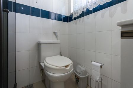 Casa à venda com 251m², 3 quartos e 4 vagasBanheiro Suíte 2