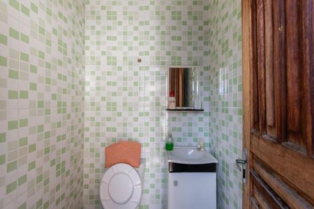 Casa à venda com 251m², 3 quartos e 4 vagasBanheiro externo