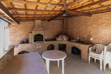 Casa à venda com 251m², 3 quartos e 4 vagasQuintal