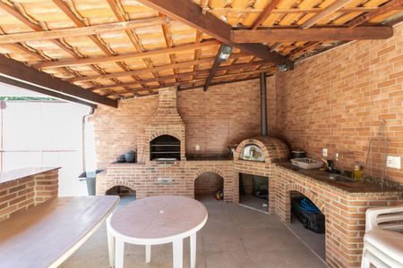 Casa à venda com 251m², 3 quartos e 4 vagasQuintal