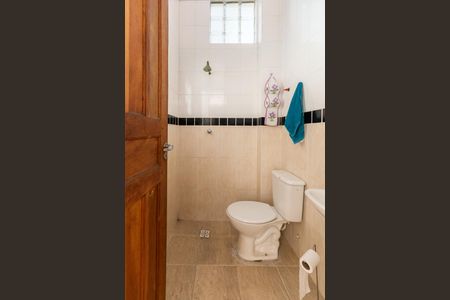 Casa à venda com 251m², 3 quartos e 4 vagasBanheiro externo