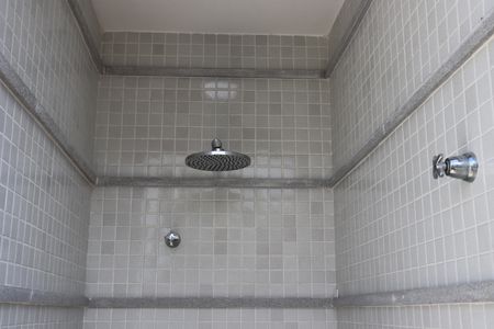 Studio para alugar com 28m², 1 quarto e sem vagaDucha - Piscina