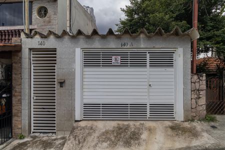 Casa à venda com 130m², 2 quartos e 1 vaga Casa à venda com 130m², 2 quartos e 1 vagaFachada