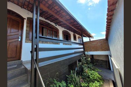 Casa à venda com 90m², 3 quartos e 2 vagasFoto 03