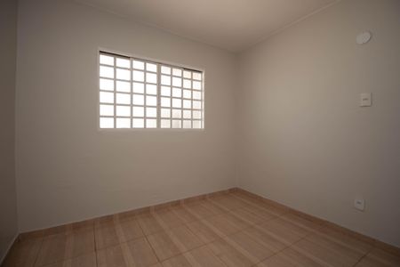 Quarto 1 de casa para alugar com 3 quartos, 100m² em Qng 2, Brasília