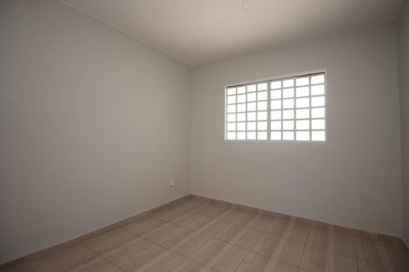 Quarto 1 de casa para alugar com 3 quartos, 100m² em Qng 2, Brasília